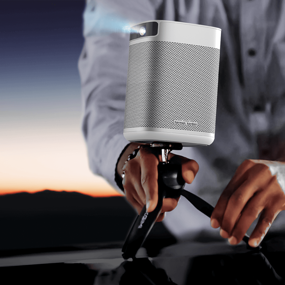 MoGo Pro - Small wireless projector