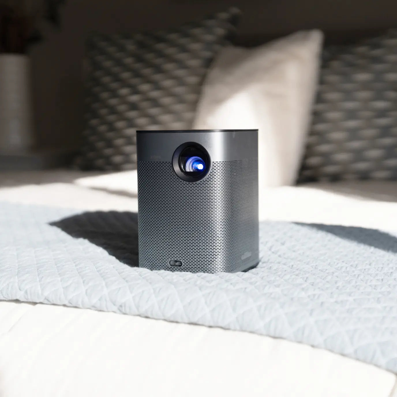 Halo+ XGIMI portable projector