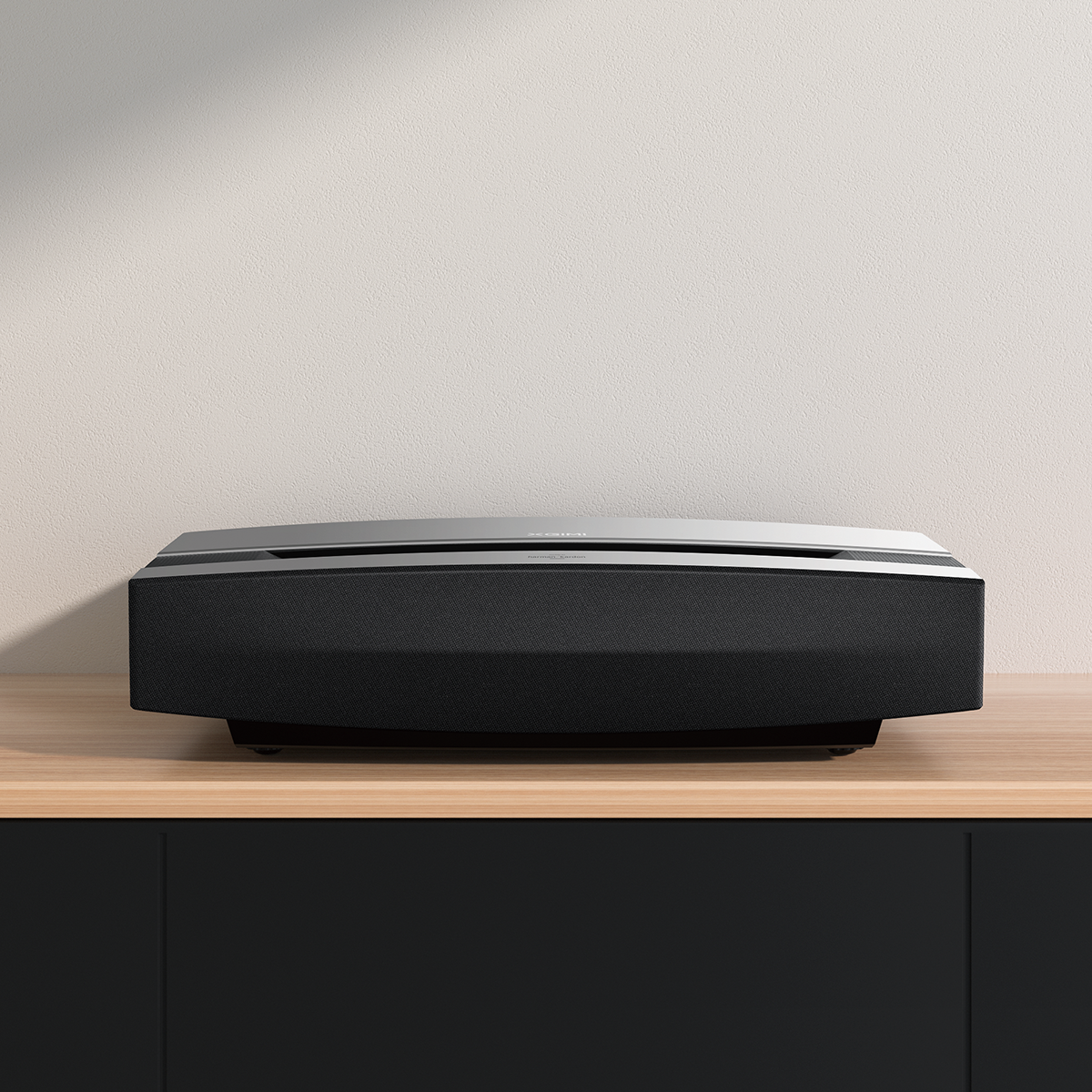 XGIMI'S AURA UST PROJECTOR REIMAGINES A BIGGER FOOTBALL EXPERIENCE THIS YEAR