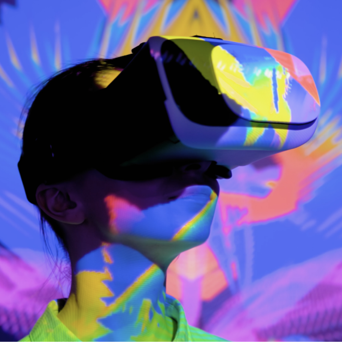 10 Creative,Productive and Cool Ways to Have Fun with a Projector