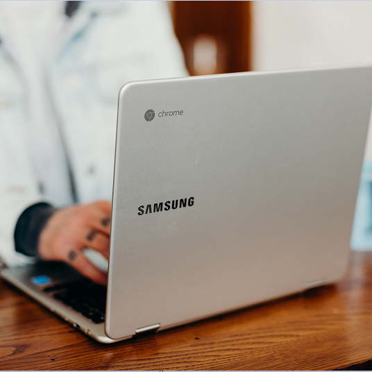 How to Connect a Chromebook to a Projector?