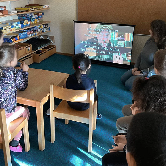 XGIMI Elfin: Enhance Learning Experience in Kindergarten